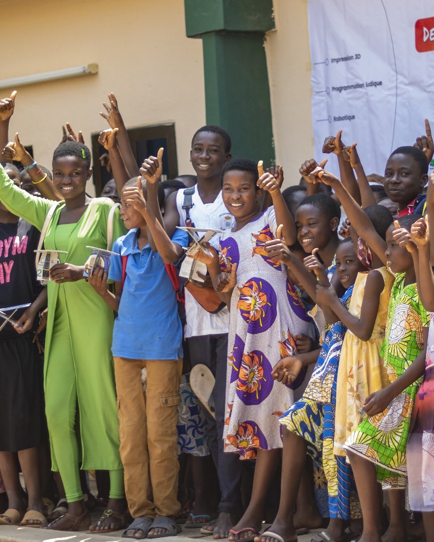 Fondation_MA's tweet photo. Quel bonheur, 
Gratitude pour cette belle énergie, 
Découverte, 
Fierté,
De quoi nourrir un enfant.
#enfantdumonde #jeunestogolais #enfantstogolais https://t.co/0NCw5eGZlo