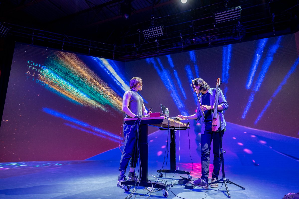 AndrewRolfes's tweet image. The music is created by Dan with livecoding (@tidalcycles ) and electric cello. The visuals by me use Unreal Engine and are controlled by a joystick and one Rokoko motion capture glove.
See the full performance on Youtube: youtube.com/watch?v=h71ig7…
(📸 @CharStiles )