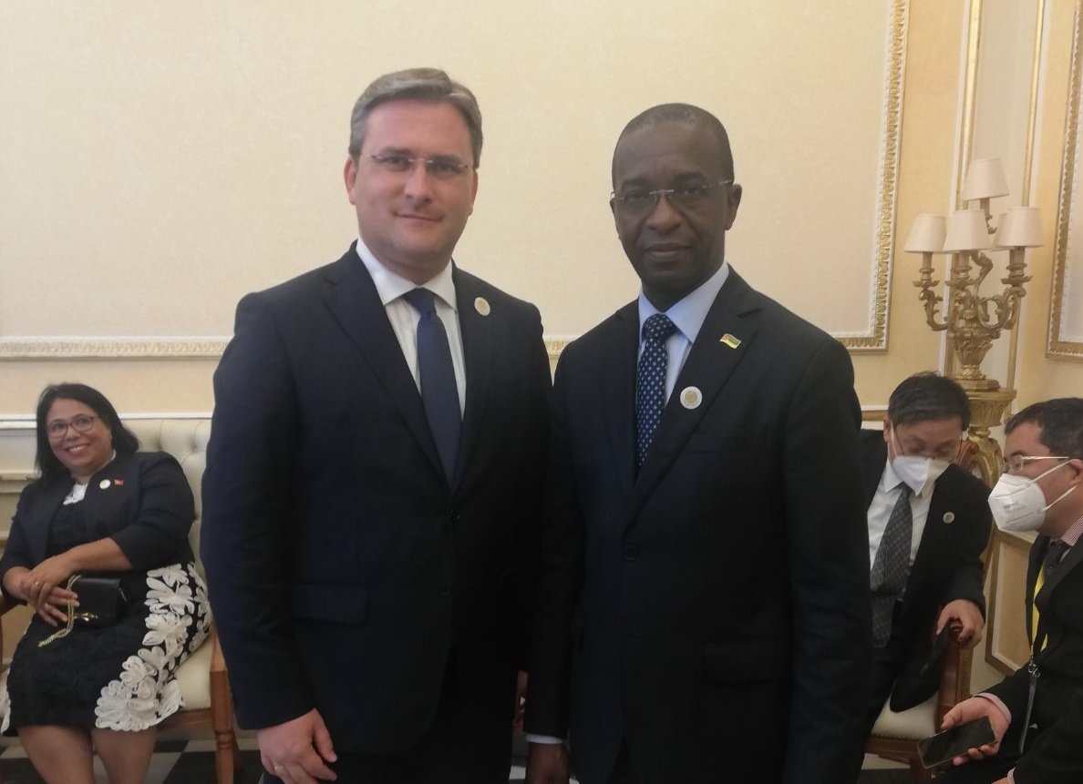 MFASerbia's tweet photo. At the inauguration of re-elected Angola PR, João Lourenço, FM #Selakovic spoke w/ MoD of #Mozambique, Maj Gen Cristovão #Chume. Two officials talked about strengthening 🇷🇸🇲🇿 political dialogue / economic coop.
Thanked for 🇲🇿 support to 🇷🇸territorial integrity and sovereignty. https://t.co/XZ3hZZDHiv