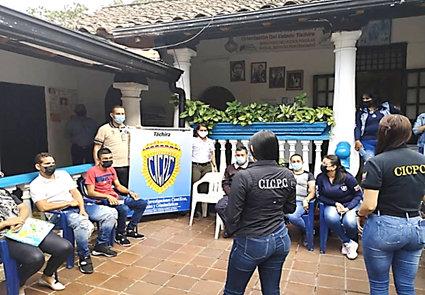 TachiraUtso3's tweet photo. #15Sep Gracias a @Deletachira División De Prevención Integral Del Delito, realizamos conversatorio de "PREVENCIÓN DE LA ESTAFA, Y ESTAFA ELECTRÓNICA " junto A egresados del sistema penal @GreysiRamirezG1 @65Leudi @mirelct @mppsp_vzla @NicolasMaduro #ExpoFeriaIranVenezuela2022 https://t.co/ZkOJ8omRKe