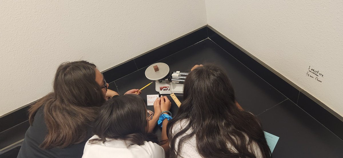 jpeter_HMS's tweet photo. Hip hip hooray it's lab day!!! Calculating the mass and volume to find the density of objects. #CavScience @Hernando_MS @LRocha_HMS @RNava_HMS @ENFlores_HMS @bahia_HMS https://t.co/E2gQSyOV6s