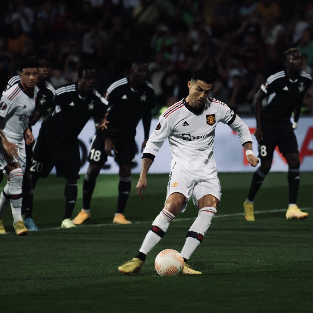 Cristiano Ronaldo, kariyerindeki ilk UEFA Avrupa Ligi golünü attı.