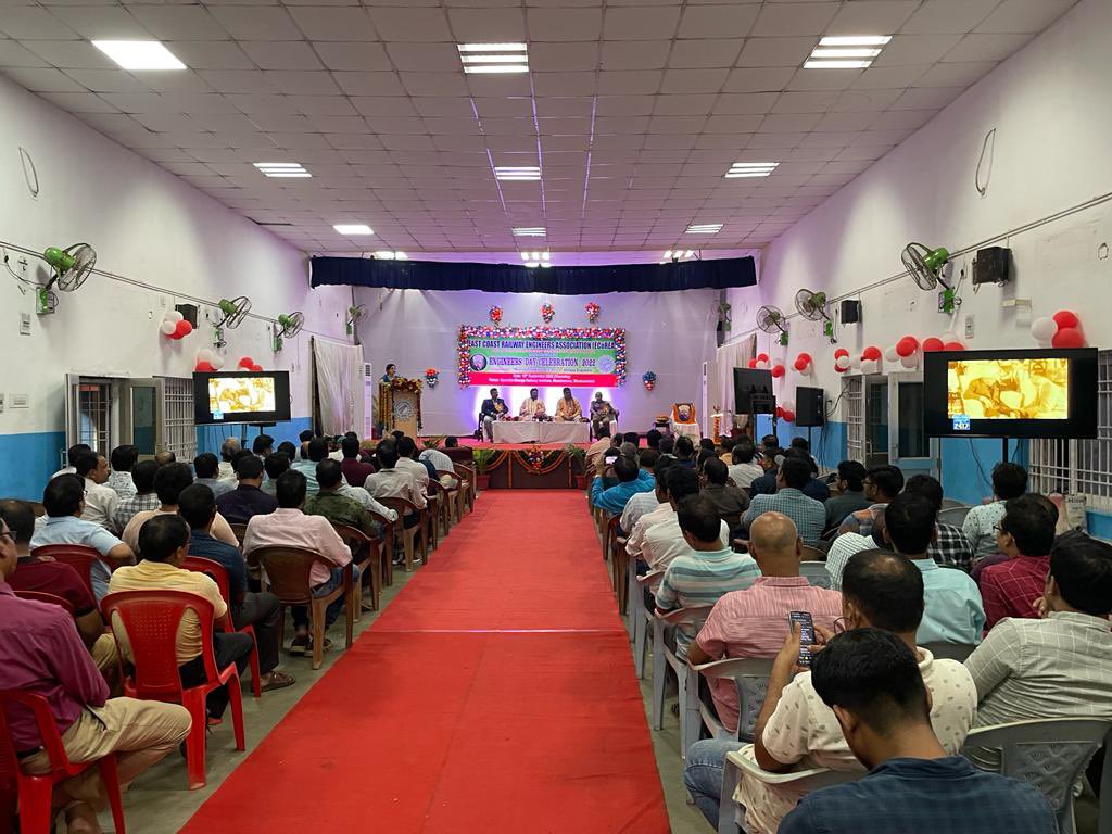 It was a landmark to attend the #EngineersDay at ECO-Rly Bhubaneswar.
All discussions were solely dedicated to the motherland and zonal upliftment.
#AzadiKaAmritMahotsav #AtmanirbharBharat