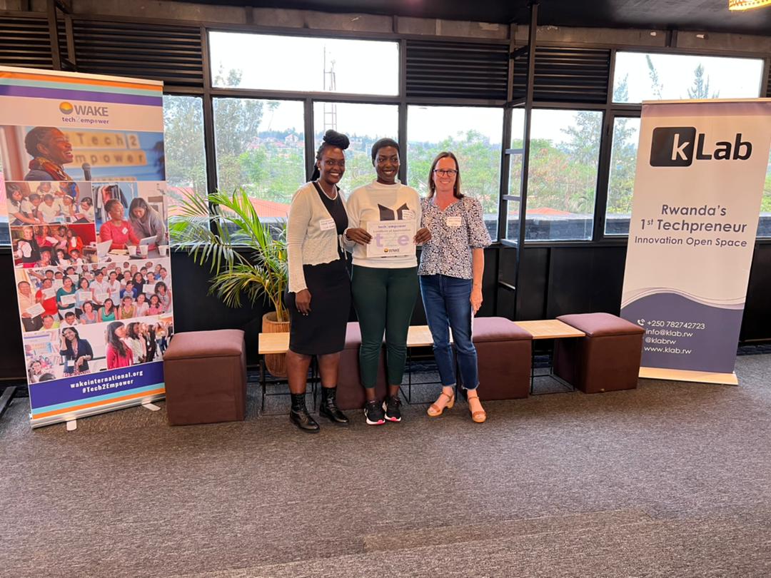 klabrw's tweet image. The bench-making session was followed by receiving a certificate @MugangaMariam;@academic_bridge is an EdTech solution that provides school management software to more than 180 schools in Rwanda,Uganda and Burundi,to secure better education for the future generations.#kLabAlumni