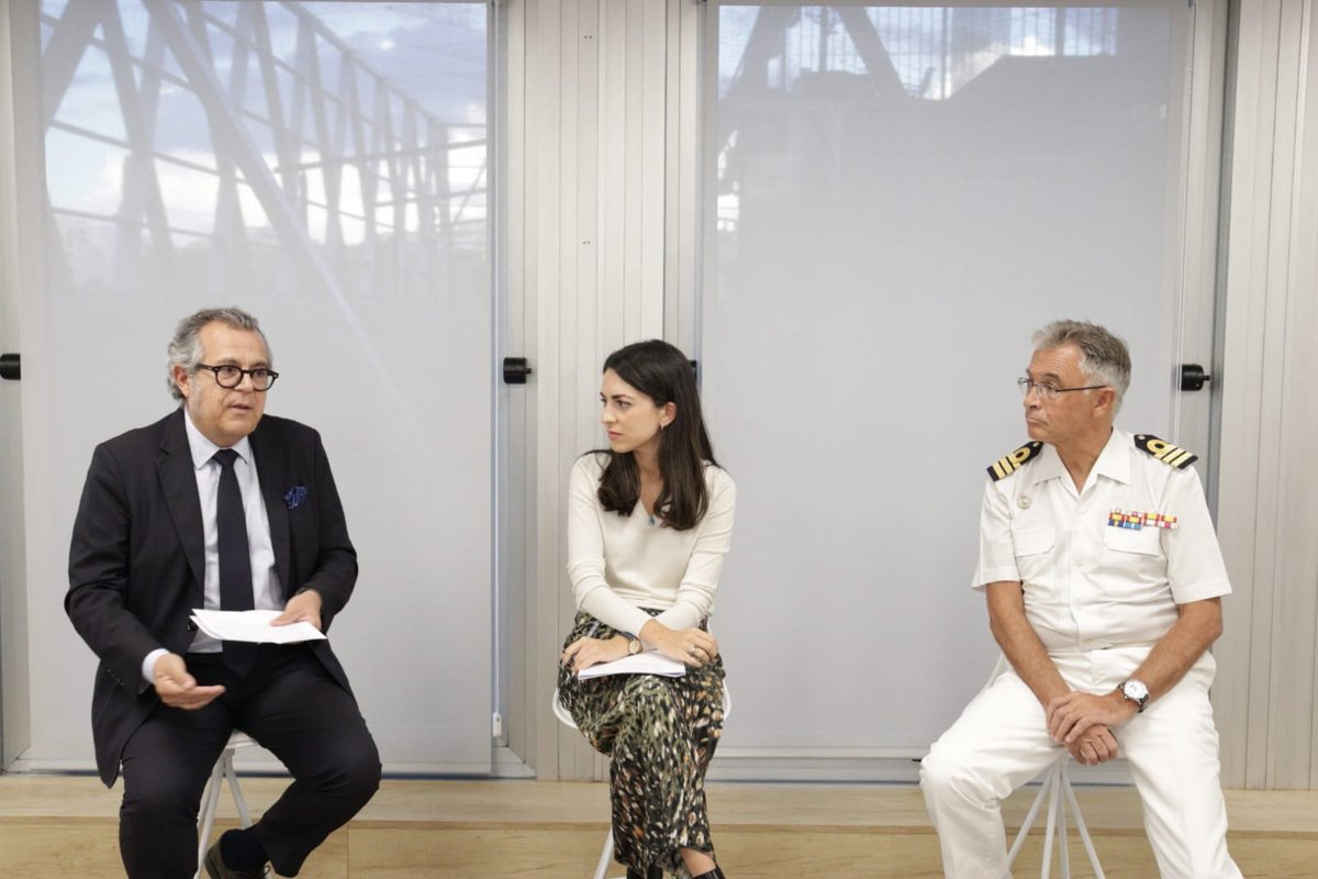HispanicCouncil's tweet photo. "La globalización es convergencia cultural de una manera muy dominante. Los demás países sólo pueden entender la globalización si saben historia de España", relata Manuel Lucena.
#FinDelViaje https://t.co/2MKHCJ1Cn6