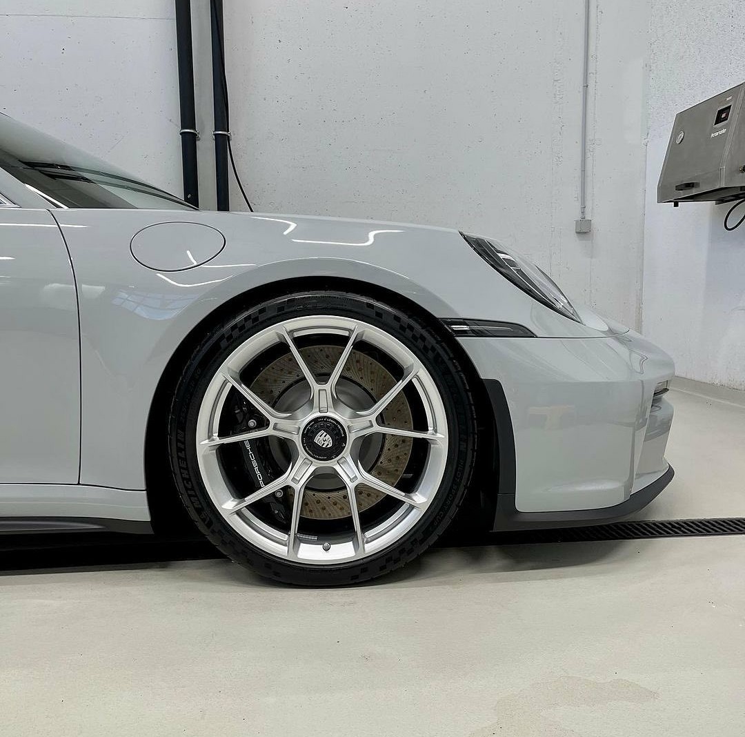 PorscheCIub's tweet photo. World's first Paint-to-Sample Sport Classic Grey 992 GT3 Touring https://t.co/plFmsVsoco
