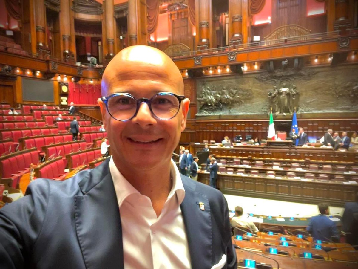 glaresta's tweet photo. Eccoci qua. Ultima seduta della Legislatura. Un grazie a chi, durante questi anni, mi ha sostenuto e consigliato nell’assolvere al meglio il mio compito istituzionale

[https://t.co/W69EW0xjPv] https://t.co/fJ1IUlWjnB
