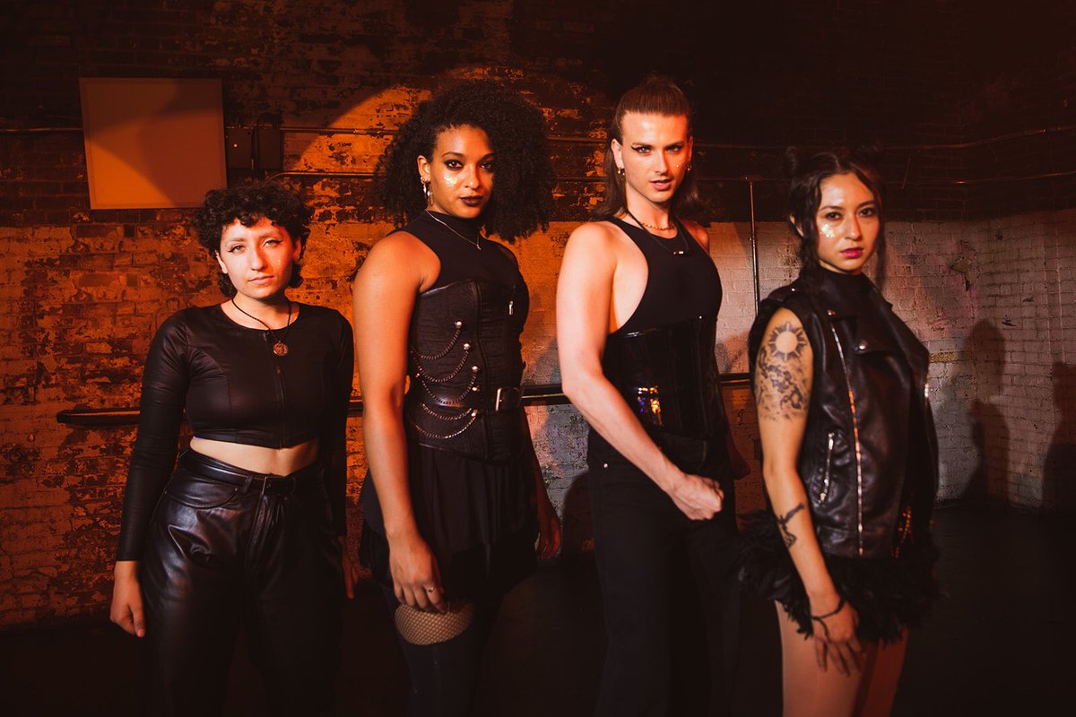 XenaTheMusical's tweet photo. This ensemble is so hot they’re hurting our feelings https://t.co/nBTxhKCfHn