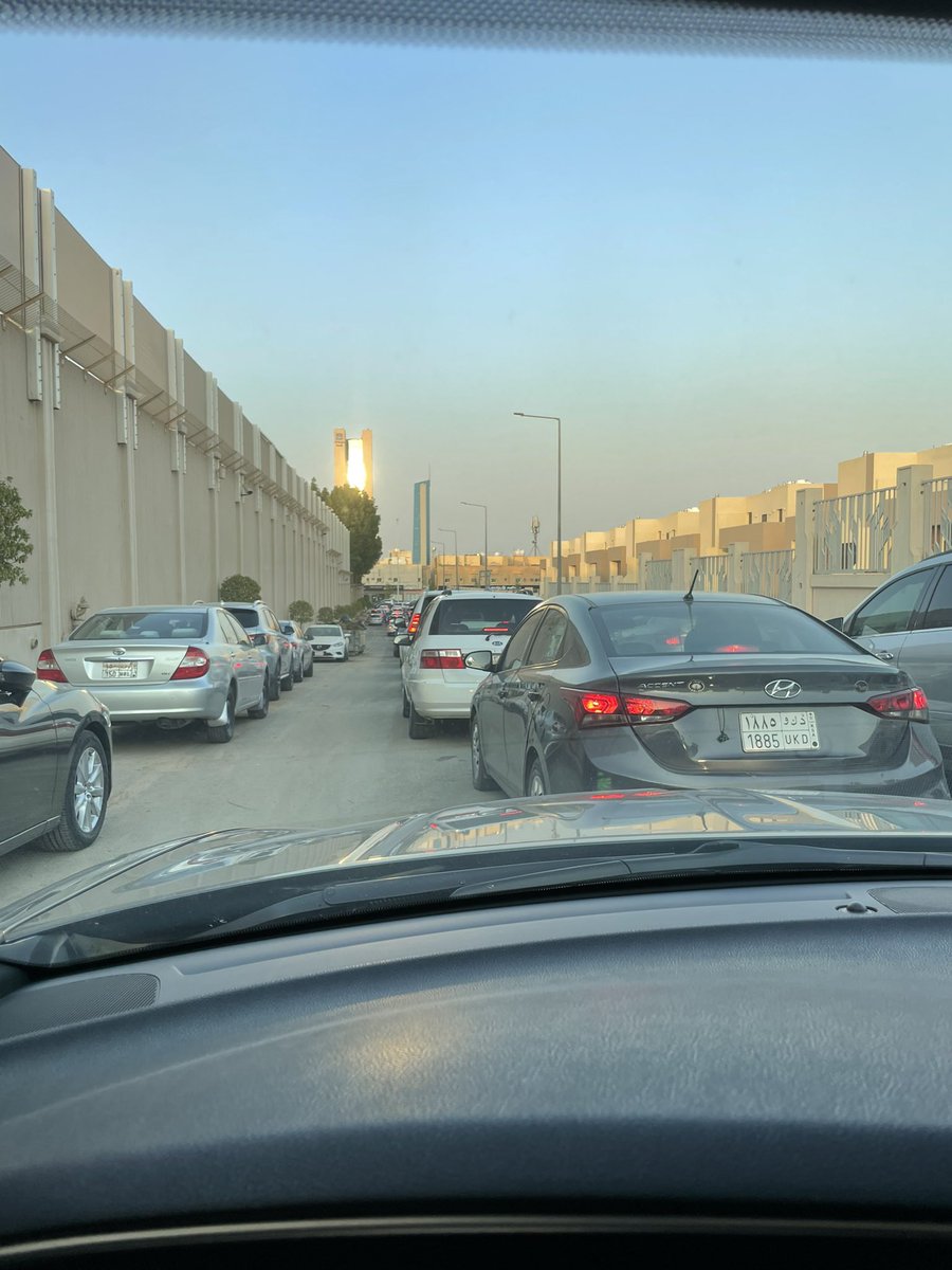 iiAbrar's tweet photo. الاختناق المروري، والحوادث الكارثية، وسوء إدارة الحركة المرورية في الرياض إلى أين!؟ 

الفترة الأخيرة أصبح الوضع غير طبيعي ولا يطاق، ومسبب للأمراض الجسدية والنفسية لسكان مدينة الرياض، ومقصر لعمر قائدي المركبات. 

النجدة! 🚨🔈

@eMoroor @RiyadhDevelop @Amanatalriyadh @saudimomrah https://t.co/Rfau6MEkzU
