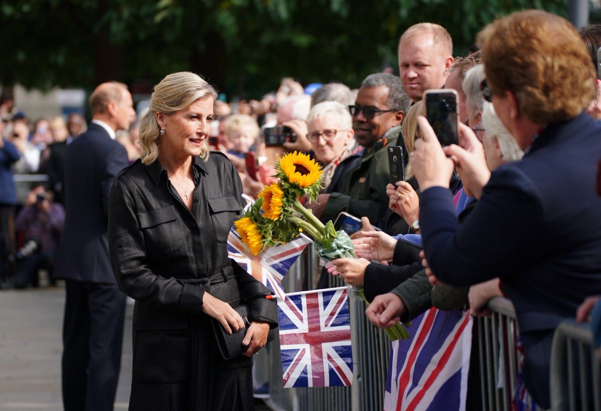 The Royal Family tweet media