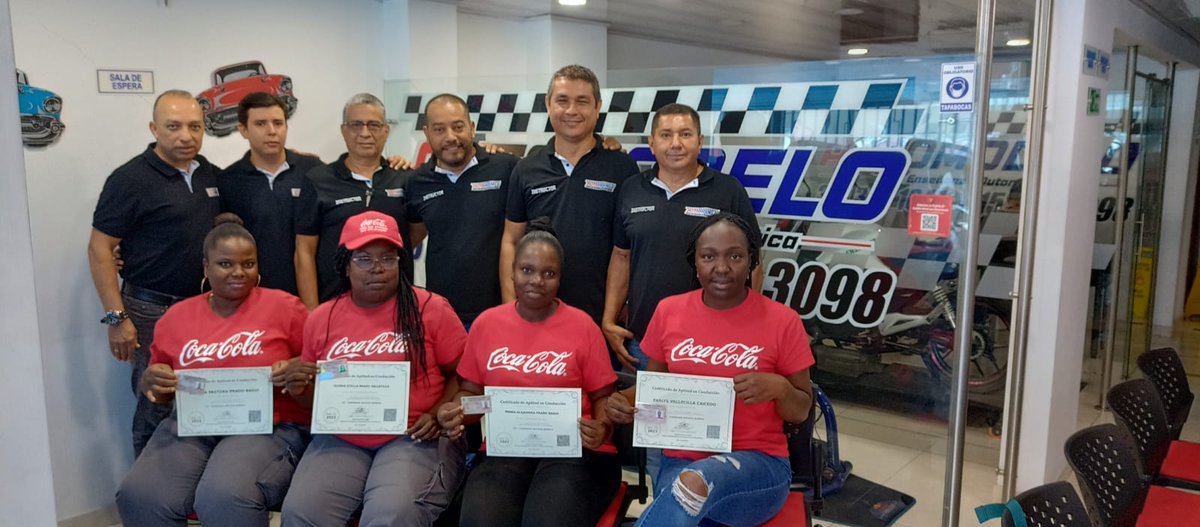 Primeras 4 mujeres de <a href="/AfrodesCali/">AFRODES Cali</a>  graduadas como conductoras vehiculos pesados (aliadas al volante) de 
#CocaColaFemsaCol. Experiencia modelo sector privado  de acciones afirmativas frente a desigualdades raciales profundizadas por conflicto armado <a href="/raceandequality/">Race and Equality</a>