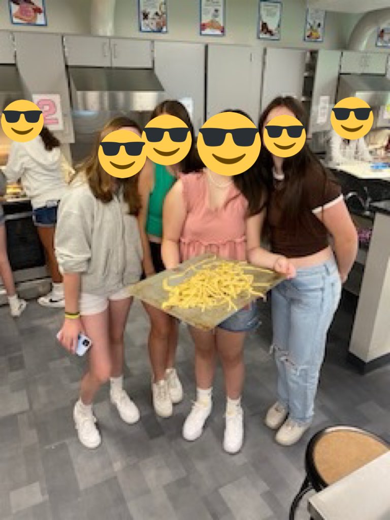jdiegidio1's tweet photo. Yesterday Ms. Santora’s @RandolphMiddle culinary students made pasta from scratch! Delicious!! @PrincipalKrich can I take this course?!
@ThomasPovinelli 
#OneRandolph
#RandolphSchools https://t.co/yYrmEDFNx4