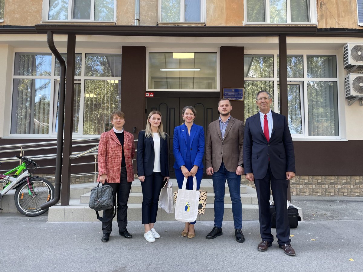 ACEurasia's tweet photo. 🇺🇸🇺🇦 #ACEurasia leaders @JohnEdHerbst and @melindaharing were honored to return to Kyiv. They met with high-level Ukrainian officials, visited civil society organizations, and offered a message of strong US support for Ukraine. We @AtlanticCouncil #StandWithUkraine! https://t.co/BWon5aWrdP