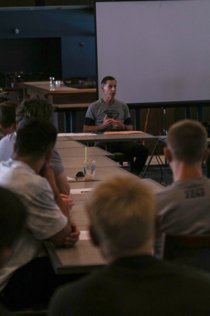 BeaverWrestling's tweet photo. We’d like to thank @beaverbaseball legend, @CaseysCorner5, for speaking to our team yesterday! 

#GoBeavs https://t.co/u49nxNW6ZB
