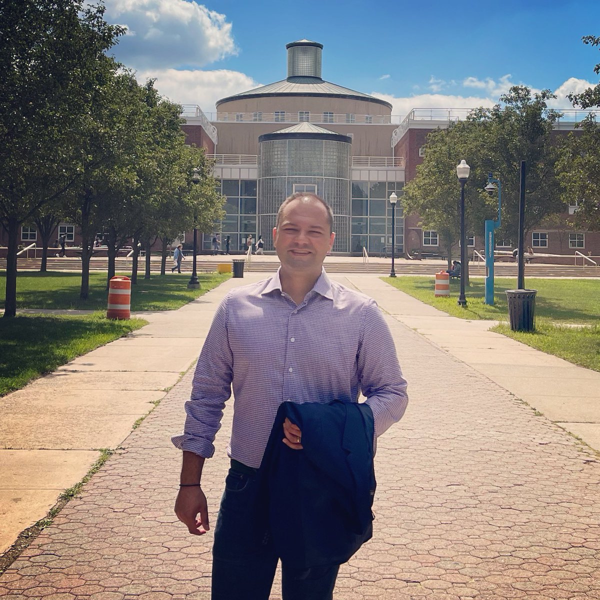 StoicaMihnea's tweet photo. 🎓 I was honoured to spend a few unforgettable days in #NYC last week visiting @csinews of @CUNY.
🤝 Excited to contribute to strenghtening the cooperation with @FspacCluj @UnivBabesBolyai!
🙌🏻 @PeckReece thank you for making this possible! https://t.co/rUZ8JDa0xE