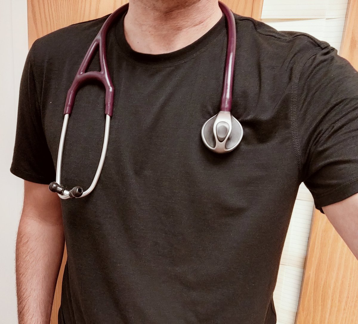 RWADoc's tweet photo. 41 year old physician and health administrator. Married with 2 amazing children. I work 60+ hour weeks regularly to make up for deficiencies in the healthcare system and keep my programs running. According to Trudeau, I'm an extremist who needs to be dealt with. #TrudeauMustGo https://t.co/yW0rLo9ml4