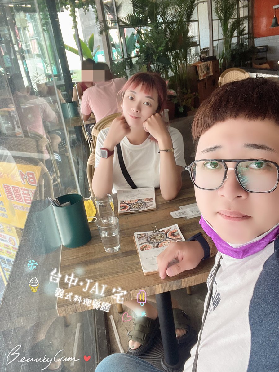 介紹一家在台中一中街附近還不錯的餐廳🍴，餐點基本都不錯吃，服務員都很親切，餐廳最值得一提的是伯爵瀑布提拉米蘇，甜點必須先把塑膠模拉提上來，甜點醬汁就會像瀑布一樣的流下來，蠻特別的。
#台中宅JAI https://t.co/okx0qOe1O8