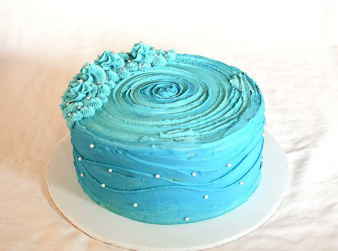 leas_bakery's tweet photo. #bluecake#cakeuganda#cake#uganda#wavecake https://t.co/QTDAO94jsa
