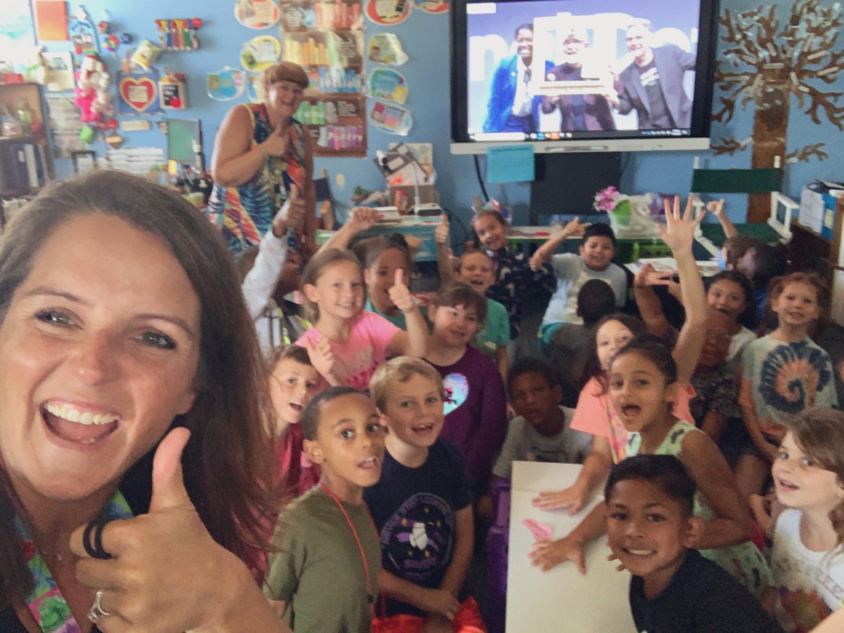 ktmitchell1026's tweet photo. 2nd grade Ss @MustangMarvels were entranced by the @MicrosoftFlip @FlipgridEvents The Dot Live Event! The sneak peek of “The Dot, Dot, Dot” Musical was such a treat! #perfectish #onslowdlt https://t.co/PnMvlariwq