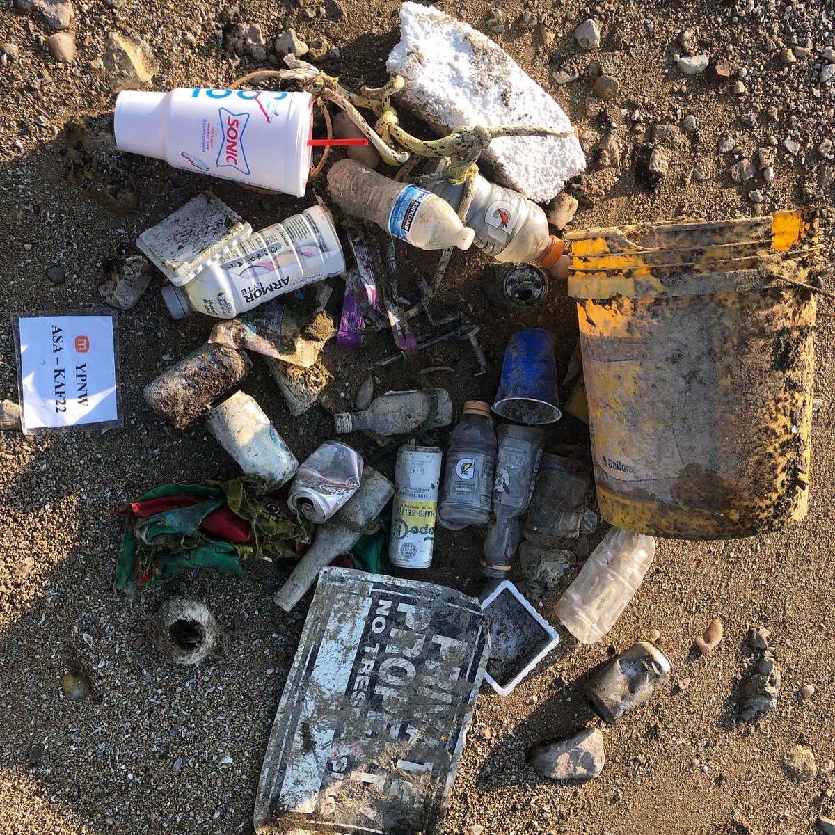 kaf_fishing's tweet photo. While fishing the #KeepAmericaFishing Online Fishing Tournament, pick up any litter you spot on the water or shorelines to be entered to win one of the #CleanWaterChallenge prize packs. Letโs keep our fisheries clean and healthy for years to come! ๐ฎ https://t.co/rDq6Kki9jx https://t.co/WsDyjOubdc