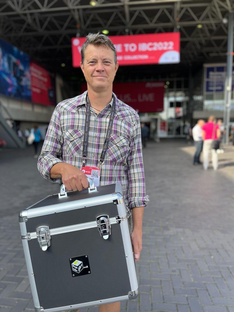 magicvideobox's tweet photo. We had such a great time at IBC in Amsterdam last week!✨🎥

#IBCAmsterdam #MagicVideoBox #TradeShow #FilmProduction #EyeContactFilming https://t.co/DZwd8u1aiE