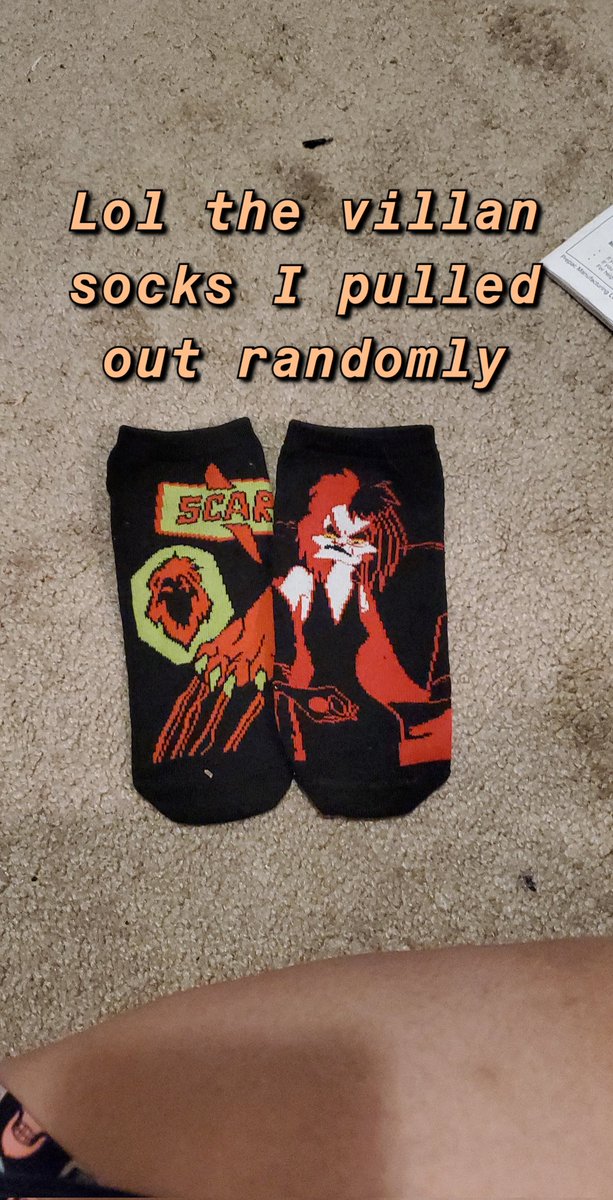AuddiFoxxi's tweet photo. #villansocks https://t.co/MmAqivlG72
