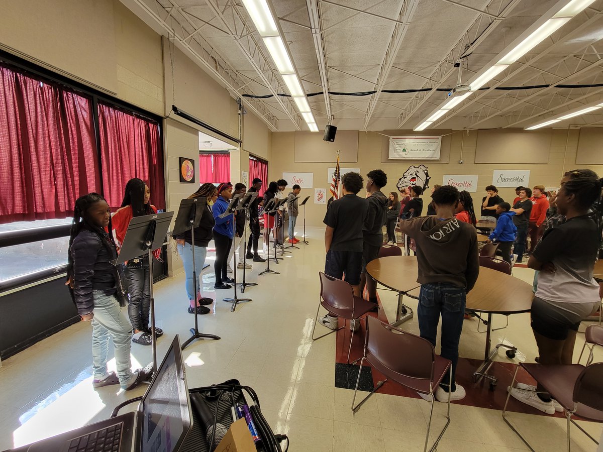 SikestonAltern1's tweet photo. We had our Patriotic Assembly today

Patriot Day-September 11th
Star-Spangled Banner Day- September 14th
Constitution Day- September 17th
The choir sang:
"The Star-Spangled Banner"
"America the Beautiful"
"God Bless the USA"
"The Constitution Song"
#WeAreSikeston https://t.co/SDsnXzSAOi