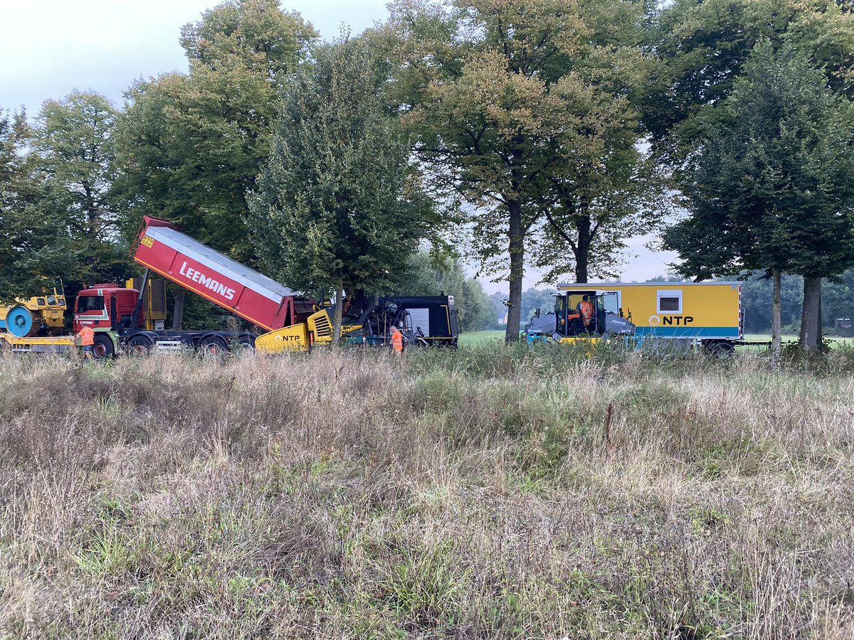 #asfaltonderhoud #bouwteam samenwerking <a href="/Gem_Berkelland/">Gemeente Berkelland</a> <a href="/ntpgroep/">NTP</a> <a href="/Roelofsgroep/">Roelofs</a> #innovatie #grasfalt #duurzaam Eibergen fietspad Beltrumseweg
