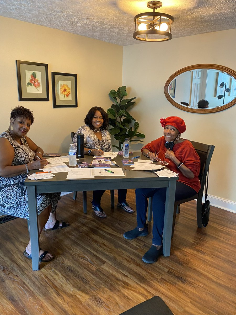 Jamison4Justice's tweet photo. #TeamJamison volunteers are sending postcards to voters across Ohio! 

Sign up to volunteer at both https://t.co/Rsv3wSrziz https://t.co/A3Ci8O0kh0