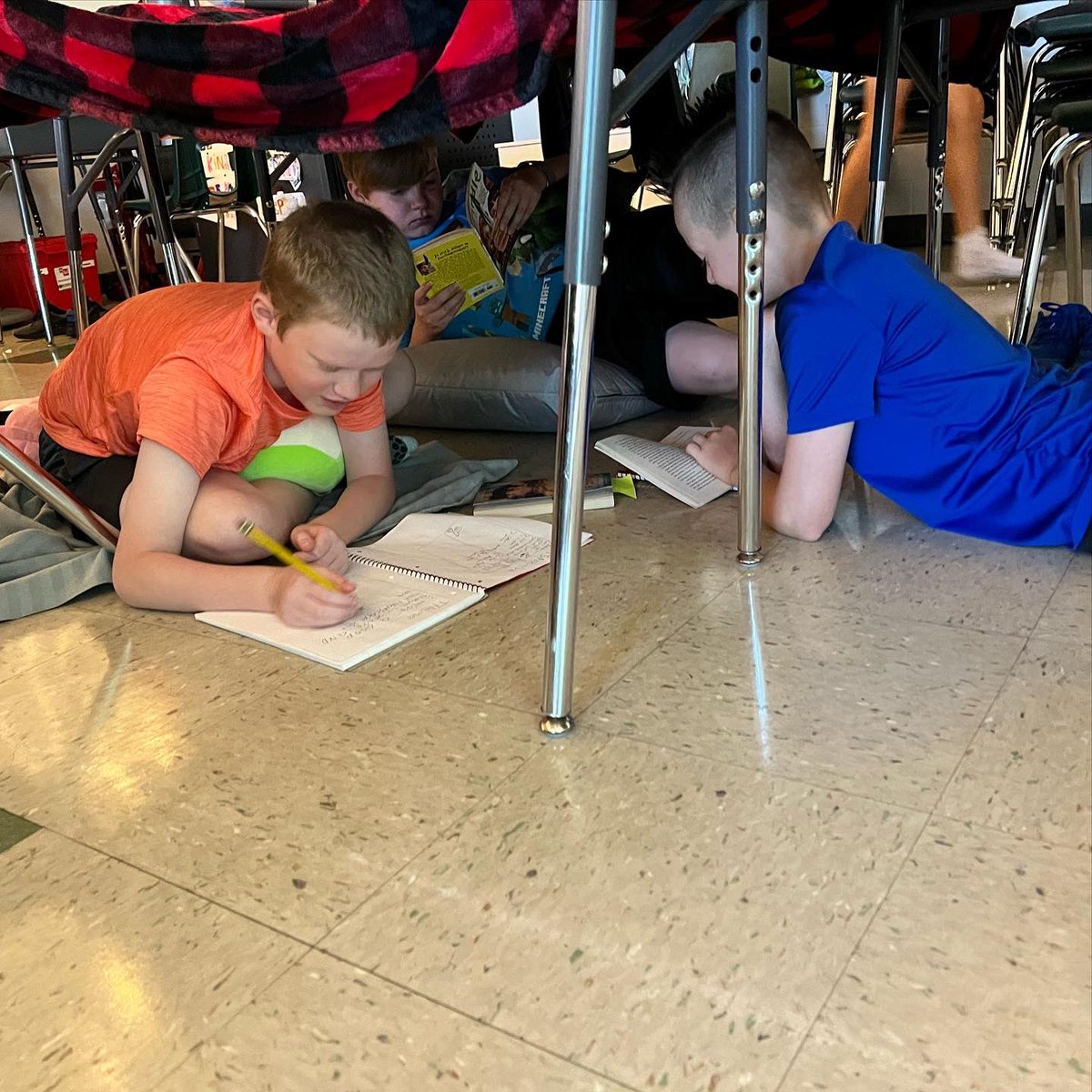 Mrs. Roth tweet media