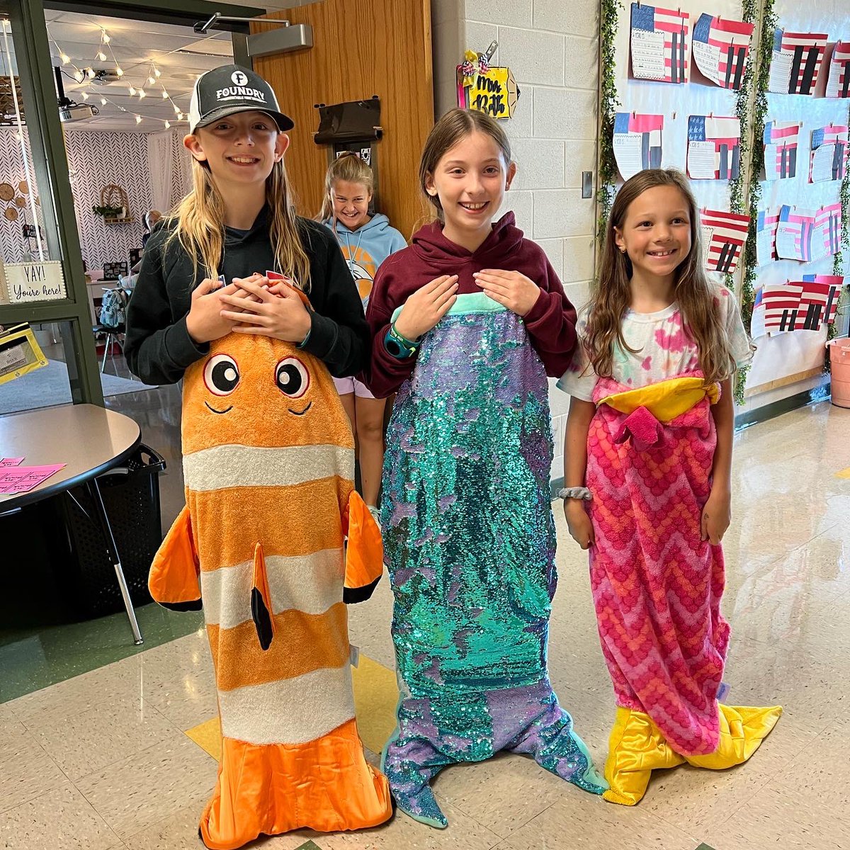 Mrs. Roth tweet media