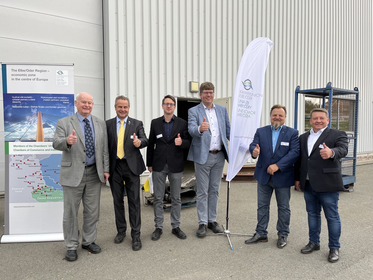 Wirtschaftsverbände &amp; Unternehmen drängen auf Umsetzung des „Gesamtkonzepts Elbe“ / Dringender Handlungsbedarf bei Ausbaudefiziten / Beschlossenes Konzept liegt bereits seit 2017 vor / Konferenzteilnehmer stellten in Riesa Forderungen an die Politik cottbus.ihk.de/gesamtkonzept-…