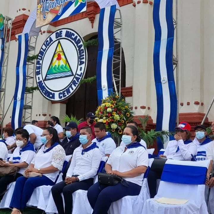 INOBML1's tweet photo. #PatriaBenditaYLibre
#EnVictoriasEducativasPorGraciaDeDios
#CorazónsiempreRojoINOBML.
Banda e gimnasia Ritmica del Instituto Nacional de Occidente-Benito Mauricio Lacayo saluda nuestras Festividades Patrias 2022. https://t.co/X9Evfd485v