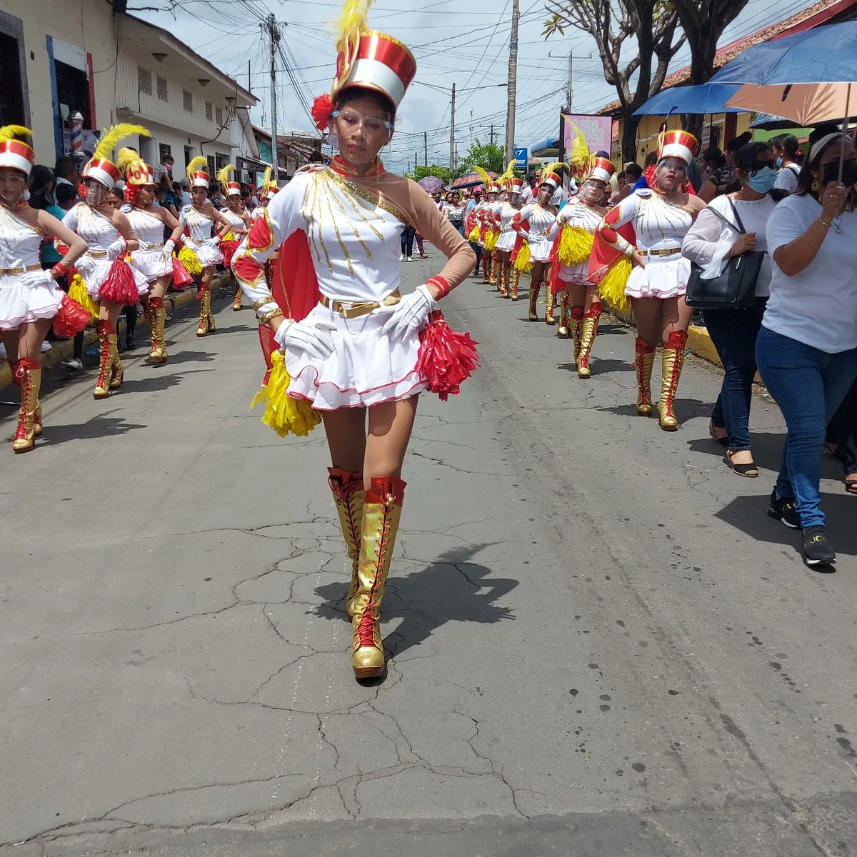 INOBML1's tweet photo. #PatriaBenditaYLibre
#EnVictoriasEducativasPorGraciaDeDios
#CorazónsiempreRojoINOBML.
Banda e gimnasia Ritmica del Instituto Nacional de Occidente-Benito Mauricio Lacayo saluda nuestras Festividades Patrias 2022. https://t.co/X9Evfd485v