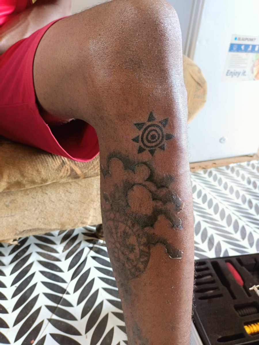_Vidzo's tweet photo. #Selfsession
Hmu for professional Tattoos 🖤 https://t.co/yLXCU3FOk8