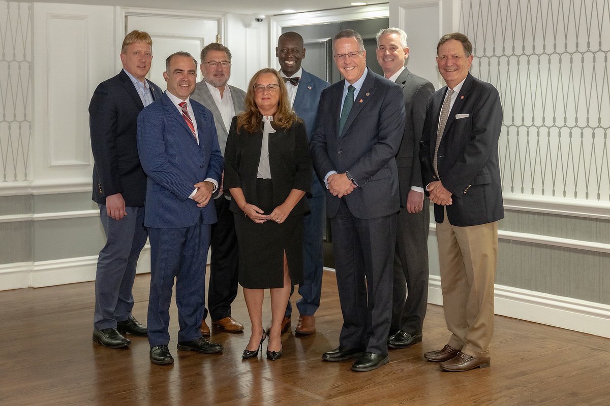 CMAA's tweet photo. #TBT to Monday when The Club Foundation Board of Governors gathered at #CMAALeaders Leadership/Legislative Conference. https://t.co/uX0uQZ5wkR