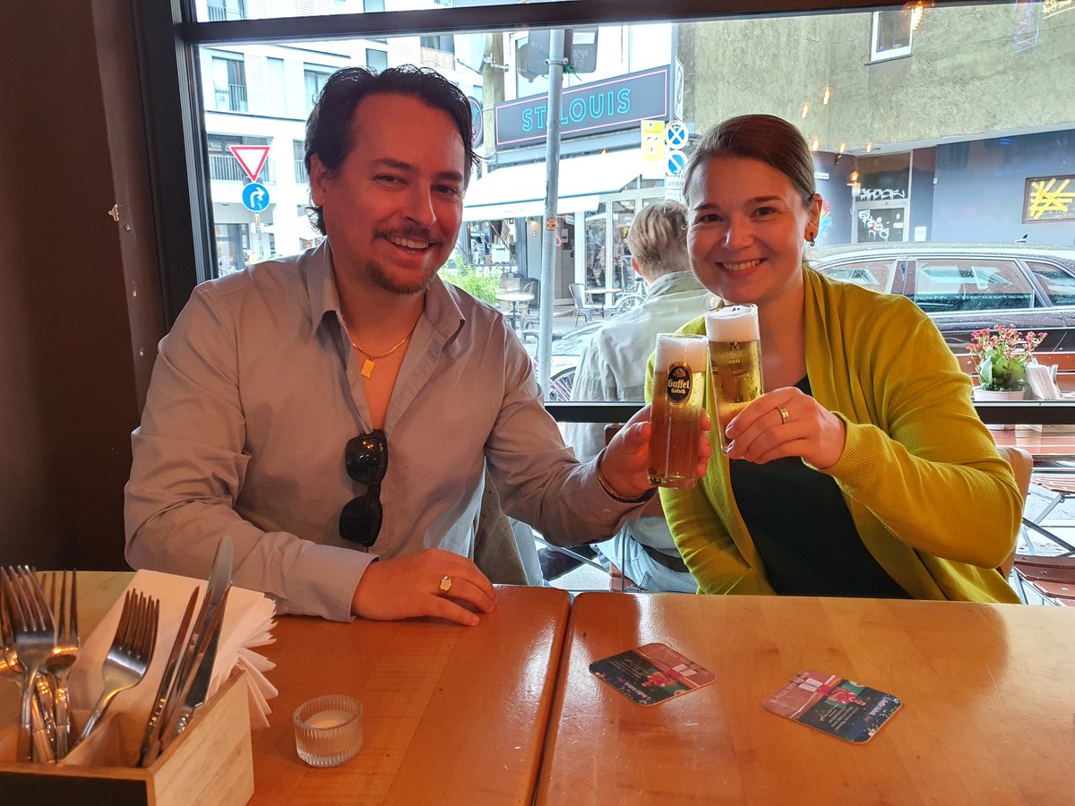 Benjamin T. Jones (@drbenjaminjones) on Twitter photo Such a pleasure to visit @CAS_Cologne and talk about my research today. Thank you to <a href="/HercheyCologne/">Victoria Herche</a> and David for being such wonderful hosts. Such a pleasure to visit @CAS_Cologne and talk about my research today. Thank you to <a href="/HercheyCologne/">Victoria Herche</a> and David for being such wonderful hosts.