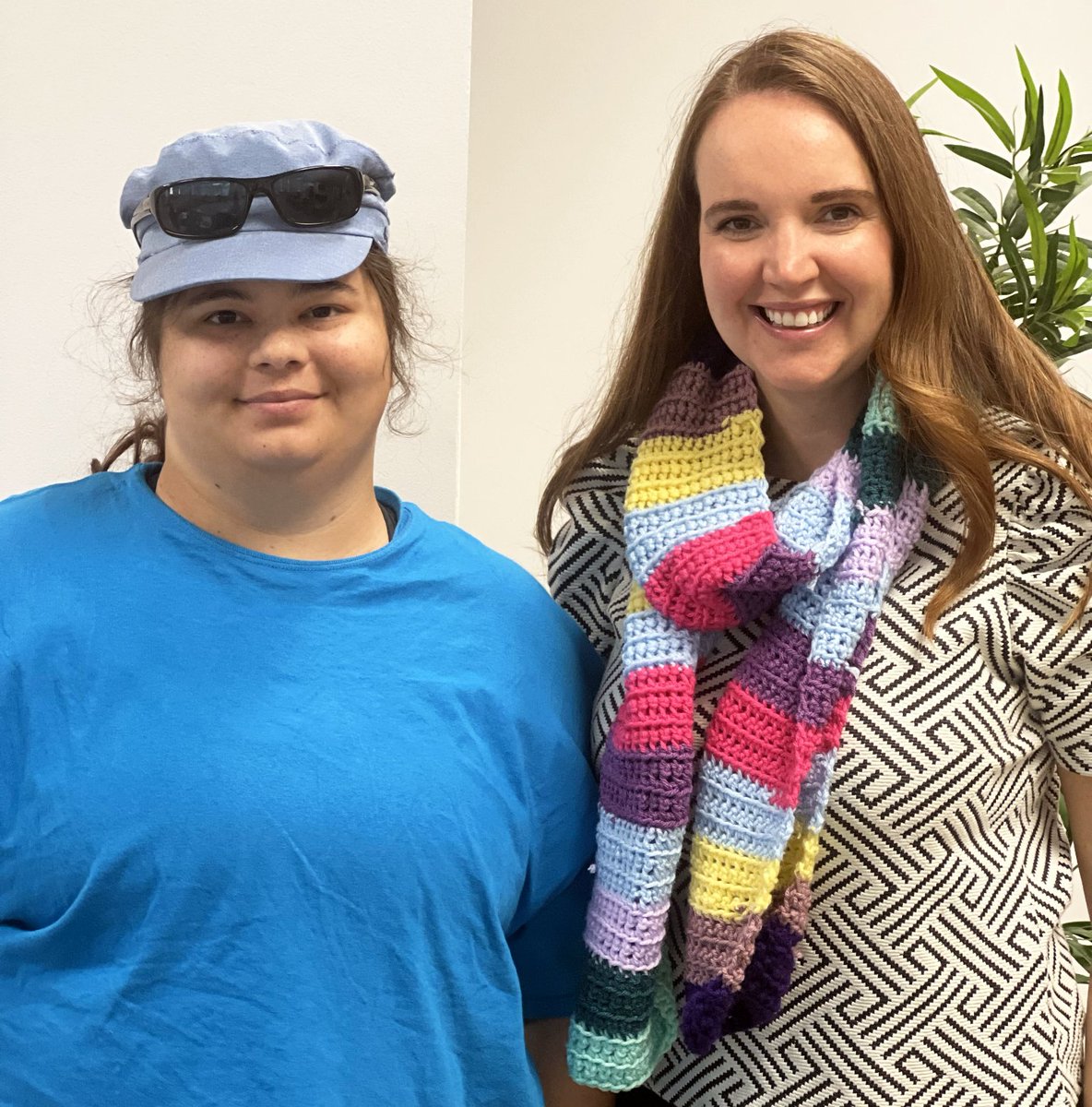 CIPAdmissions's tweet photo. CIP Long Beach is so pleased to have such talented and kind students! 😊 Check out the beautiful handmade scarf Elle recently completed (modeled by Assistant Program Director Misty Wagner.) 🧣 #StrongBeach #AspiretoBE #AspiretoCREATE https://t.co/EytdlAEJDx