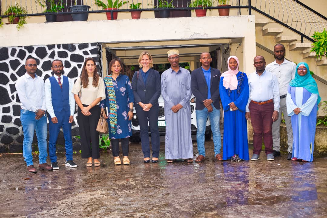 ACCI_2017's tweet photo. En fin de service,Madame Fenella Frost, Représentante Résidente du 
@PNUD_Comores
 a été conviée par l'@ACCI afin de lui exprimer sa gratitude pour sa disponibilité et l'accompagnement de son institution dans la bonne réalisation des missions de l'agence. https://t.co/ZrIgh1RqOh