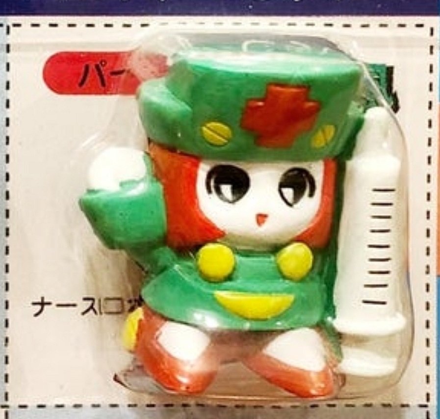 これはロボダッチ後期に、ついに【塗装済み完成品】として発売される事になったセットだ。

僕はこれをデザインする時に【ロボダッチ世界での女の子】を、ナースロボとして設定してみた。

ロボコンでのロビンちゃんポジションだ。

ホントは白服に赤十字だったんだけどね。 