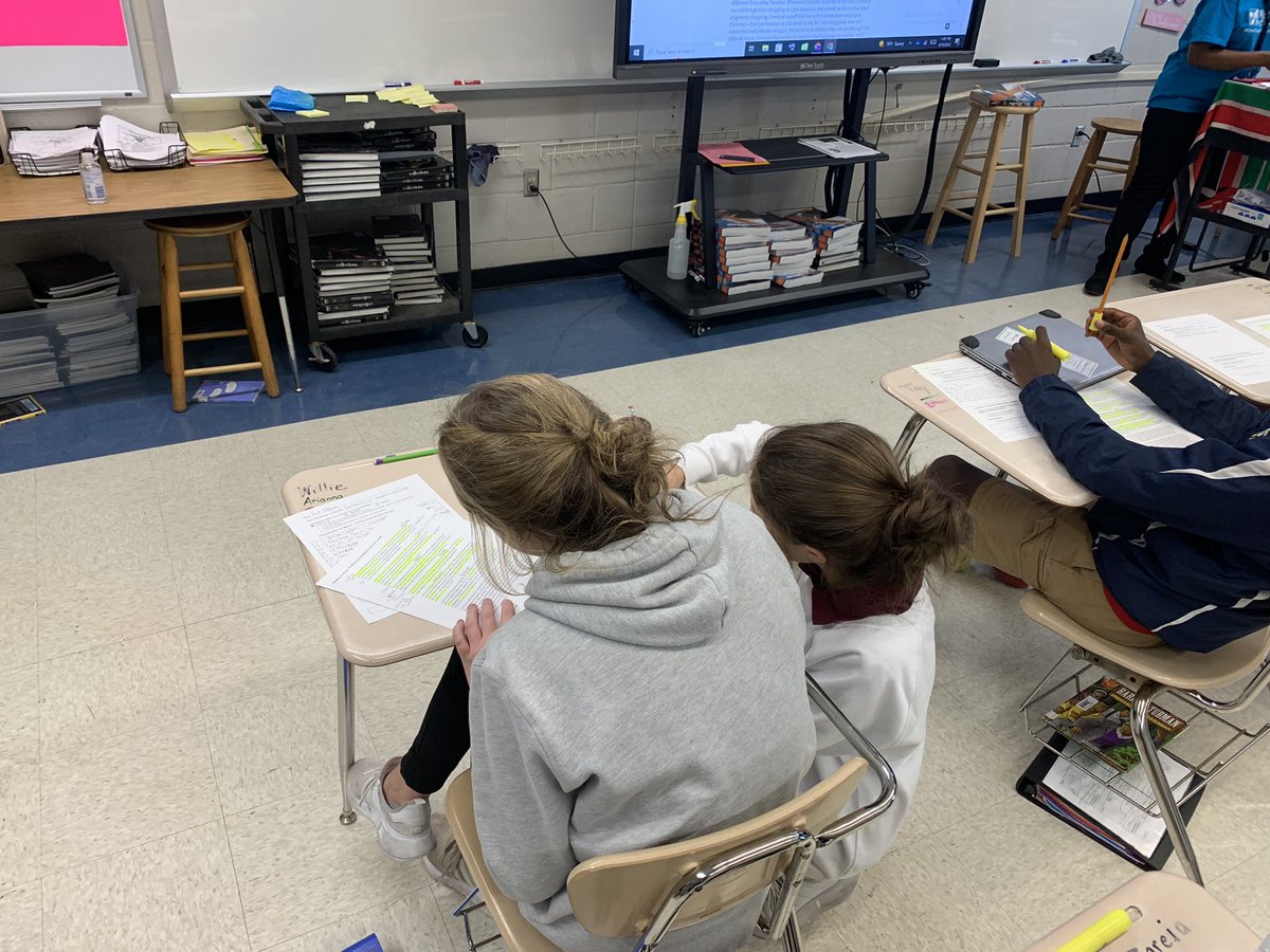 This week we got personal! <a href="/SPHSstallions/">South Pointe High School</a> seniors worked on their college essays in Ms. Johnson’s College &amp; Career Readiness class &amp; we introduced memoirs to Ms. Chege’s <a href="/STMSWildcats/">Saluda Trail STEAM Middle</a> ELA 8 Ss! Great week of writing instruction! ❤️📝