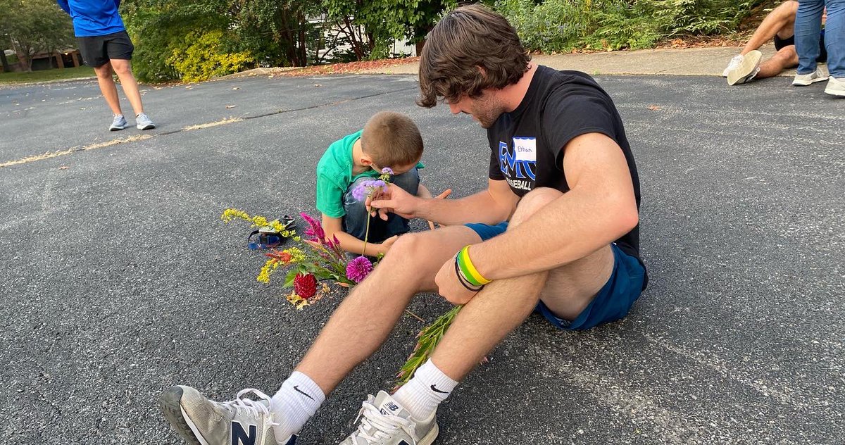 Fun night in the community working with Park View Mennonite Church and Kids Club! #LeadTogether <a href="/EMU_Athletics/">EMU Athletics</a> <a href="/EMU_News/">Eastern Mennonite University</a>