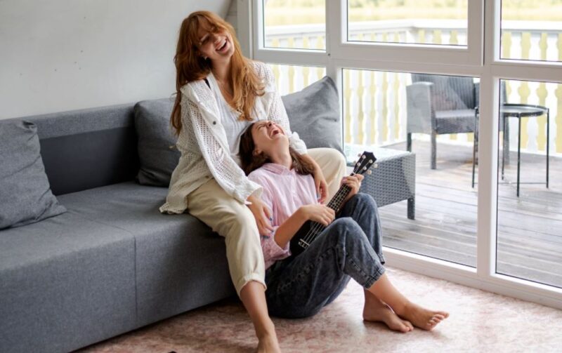 Everybody gets the blues! Let music send 'em packin'. capstonemusic.ca/can-music-help…