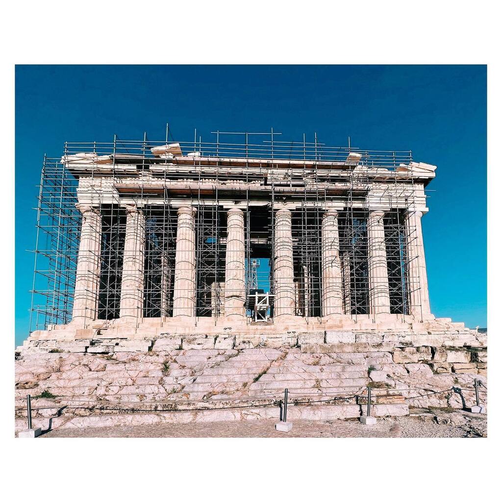 Athens 🇬🇷💙 #photodump 
.
.
.
.
.
.
.
#athens #athenes #greece #athenstravel #in_athens #athensvibe #thisisathens #athensbylocals #alluring_athenes #athensgreece #athenscity #athenslife #athensgram #visitgreece #discovergreece #iconic_greece #plaka #acropolis #acropole #odeon…