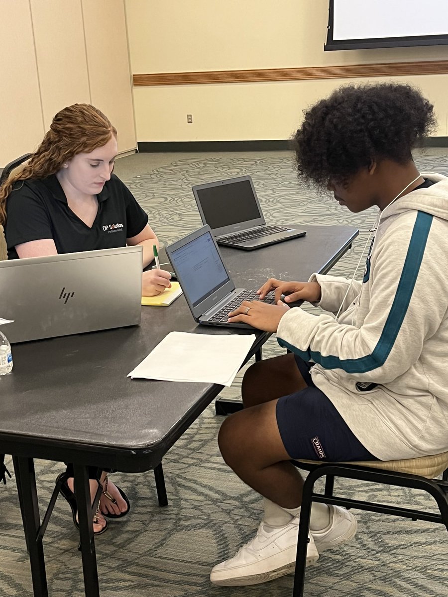 BuildingSTEPS's tweet photo. College Workshop number one is now under their belts, and our students are on their way to creating an impactful college essay! Thanks again to our reliable volunteers from @dpsolutions_MD for spending the day with our students. β€οΈ #collegeworkshop https://t.co/I5ebnfSzD8