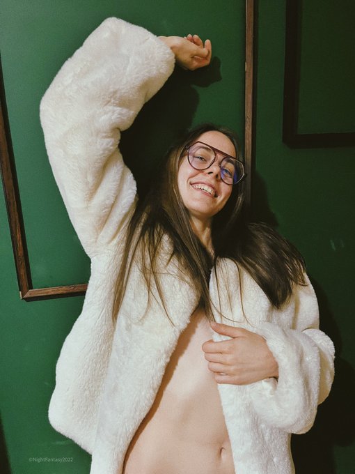 🇵🇱Pierwszych 4 fan&oacute;w na OF! 😄 Ale się cieszę! Dziękuję Wam za zaufanie!  🇺🇸First 4 fans on OF! : D I'm<a href="/tag/noweprofilowe"class="tags"><span>#noweprofilowe</span></a>