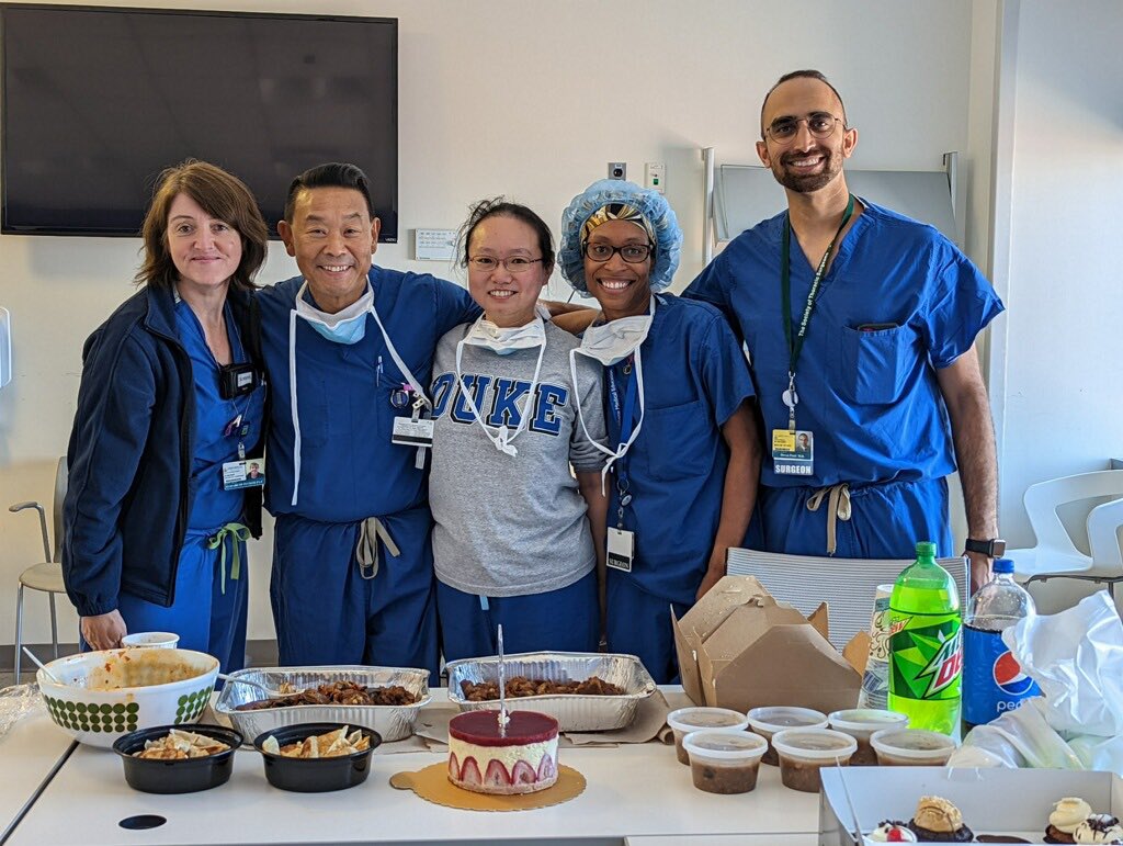 Happy birthday @SteveYangMD! Enjoyed celebrating this day with you and the Hopkins thoracic team! We’re grateful to have you as a mentor! @HH__Wang @NAlvarezMD @SalmanZaheerMD @HopkinsCTSurg