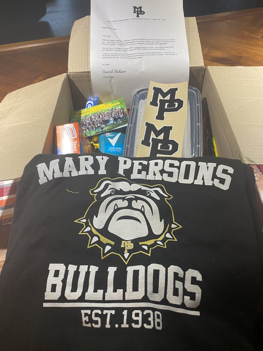 TrippShipman's tweet photo. Thank you @MPHSFootball for the college care package! It means a lot when you go off to school. https://t.co/IXcHZzXOqD