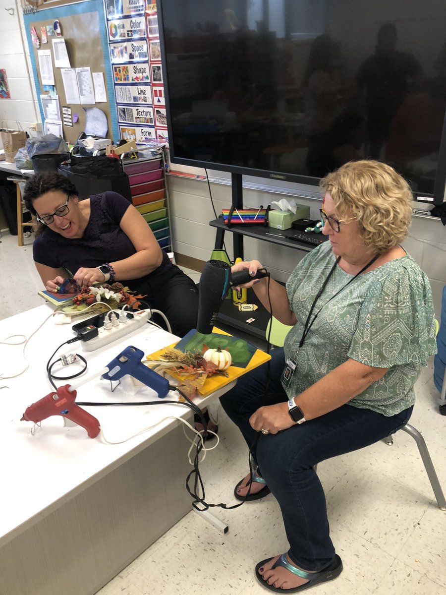 HutchPrincipal's tweet photo. A little team building event with an after school craft project! https://t.co/GNG5q1TNBP