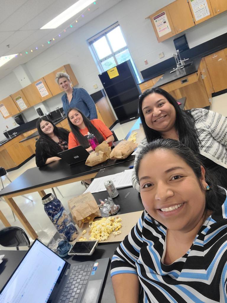 Grading party in the science department. @geriberger08 <a href="/MrsBHST/">Blanca Torres</a>